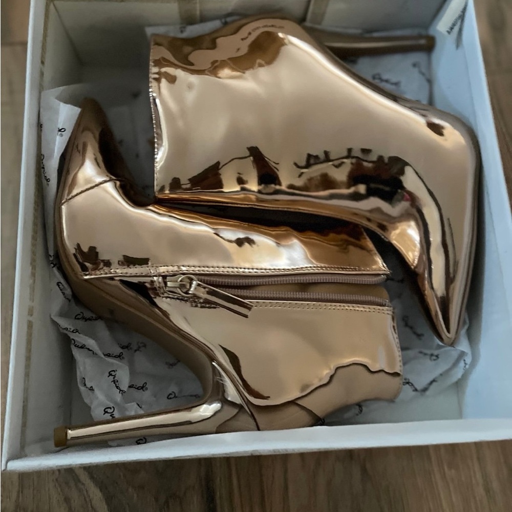 Qupid Metallic Gold Heeled Boots